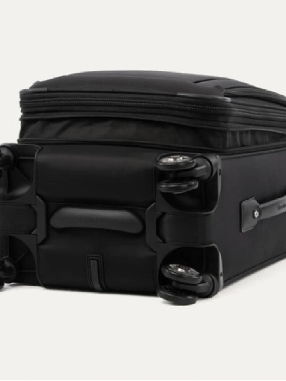 Travelpro Platinum Elite Carry-On Business Plus Spinner luggage suitcase travel